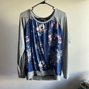 Brand new navy and grey floral stitch fix top! Kut from the Kloth -XL